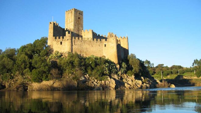 Cruzeiro no Tejo e visitas ao Castelo de Almourol