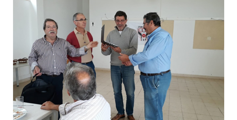 Direção Nacional entrega computador a Delegação do Carregado