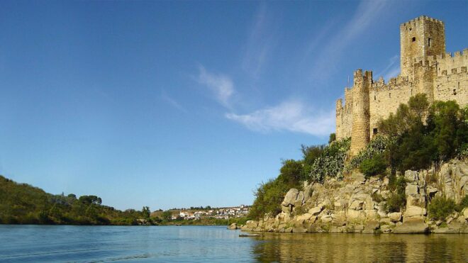 Visita ao Castelo de Almourol e almoço à beira Tejo, 16 julho