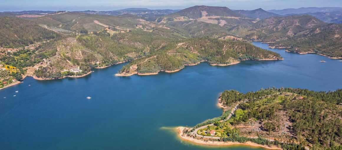 Férias no Parque Ribeira Tomão junto ao Rio Zêzere